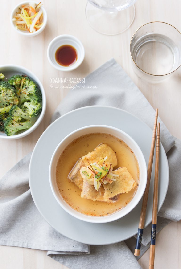 Salmone nanbanzuke con broccoli al vapore