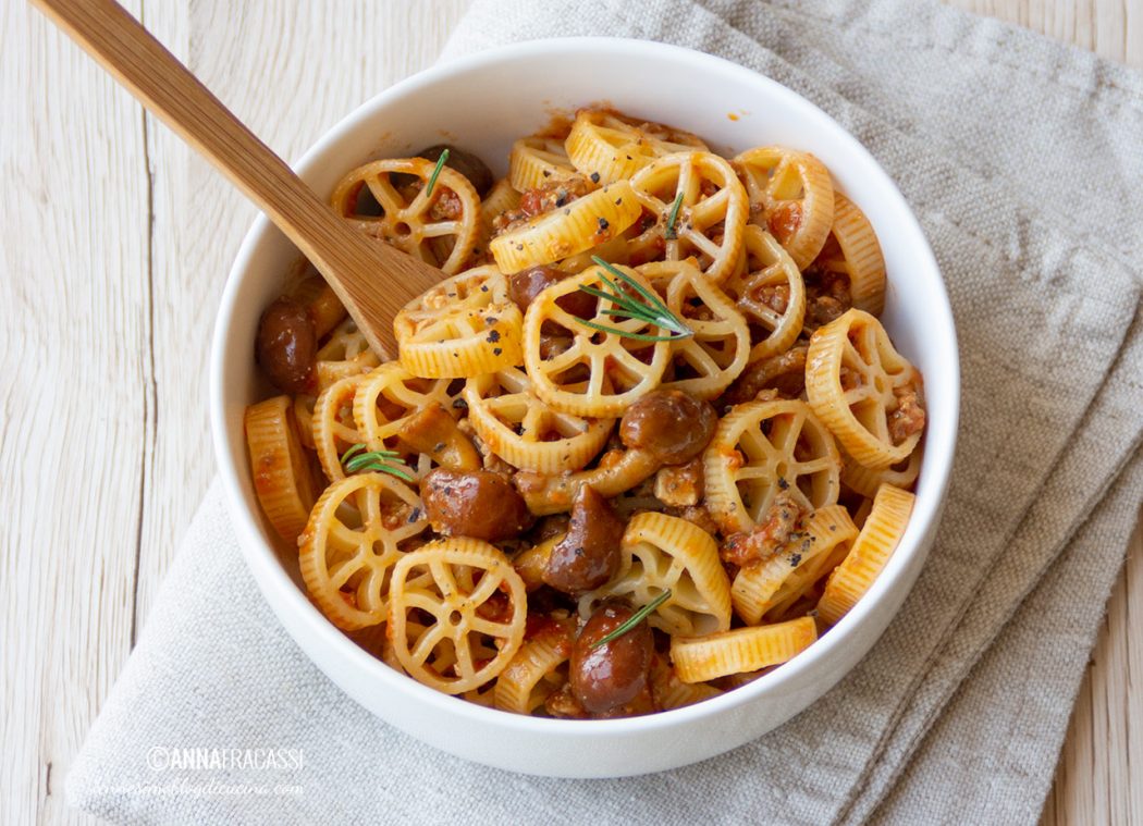 Ruote al ragù di funghi