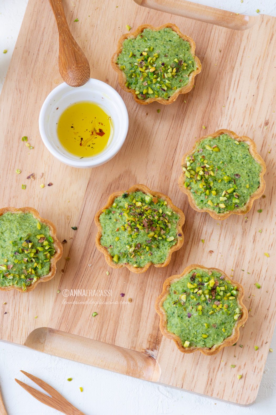 Tartellette al paté broccoli in frolla all'olio d'oliva