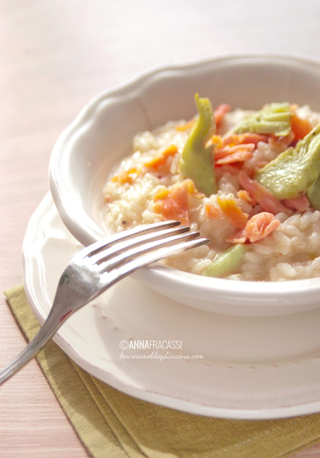 Risotto ai carciofi e salmone con olio piccante