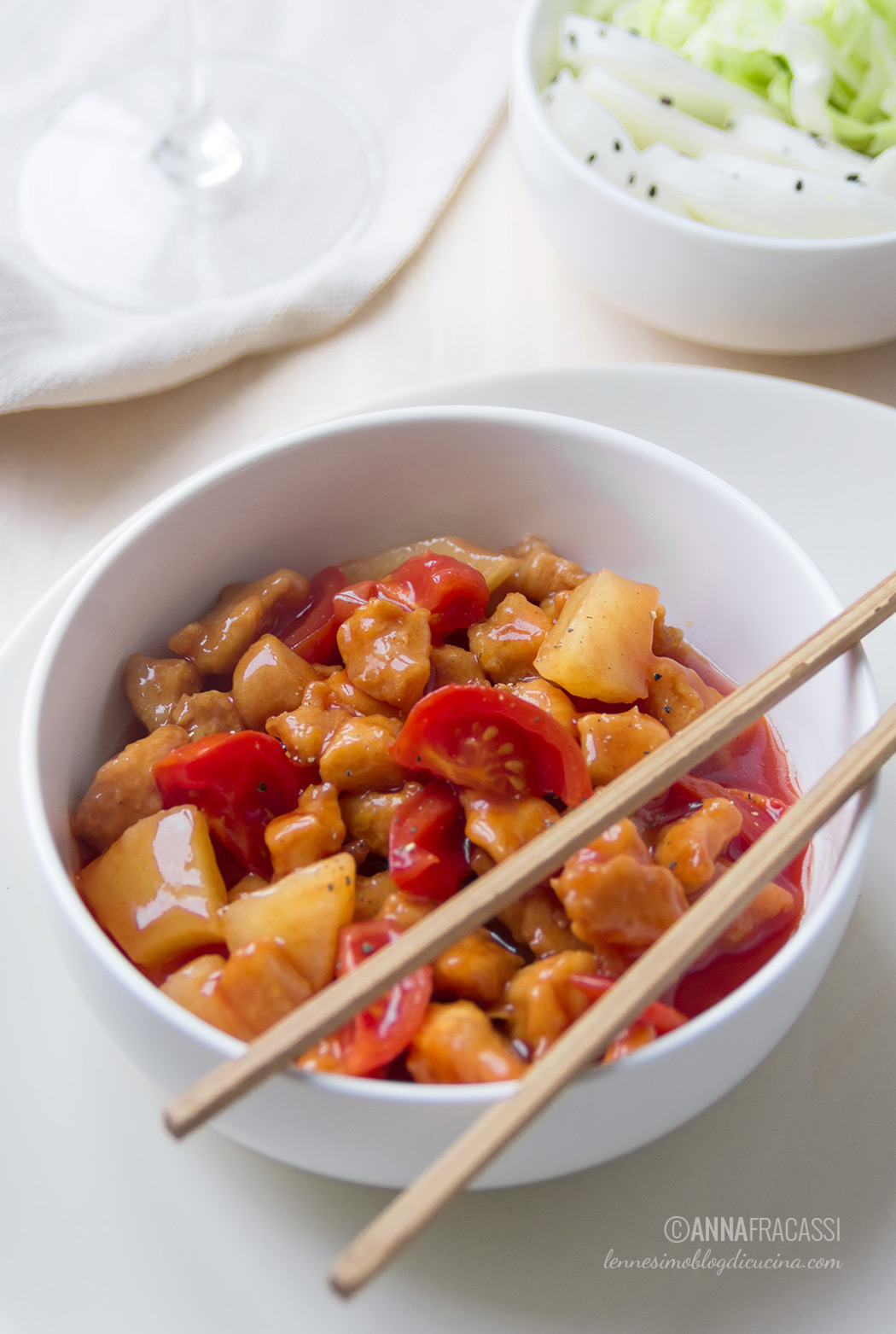 Maiale in agrodolce: la ricetta cinese con ananas e peperoni