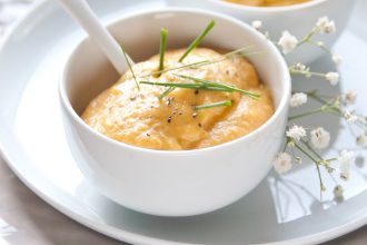 Zuppa di carote, zenzero, lenticchie rosse e arancia