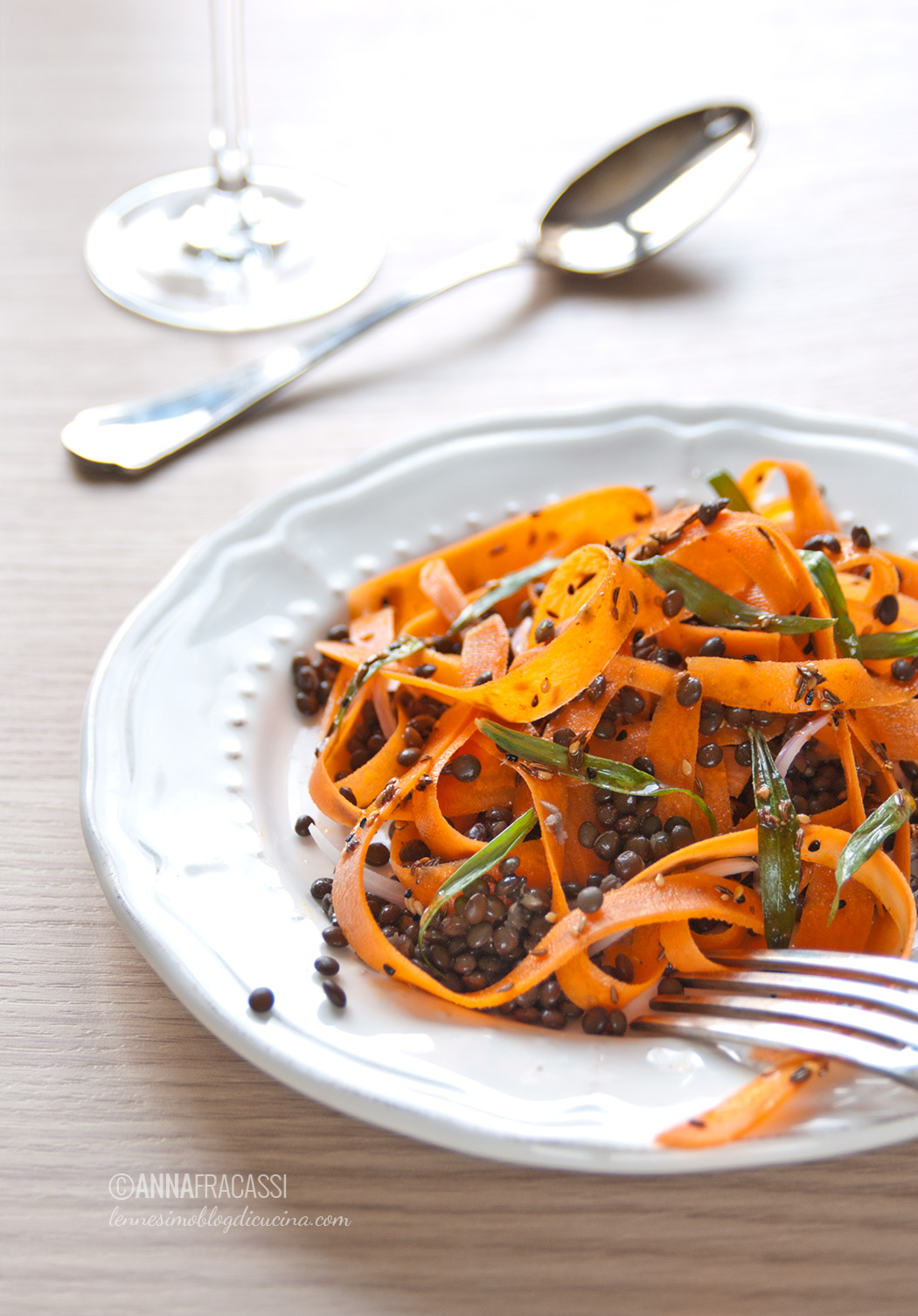 Insalata marocchina di carote e lenticchie nere