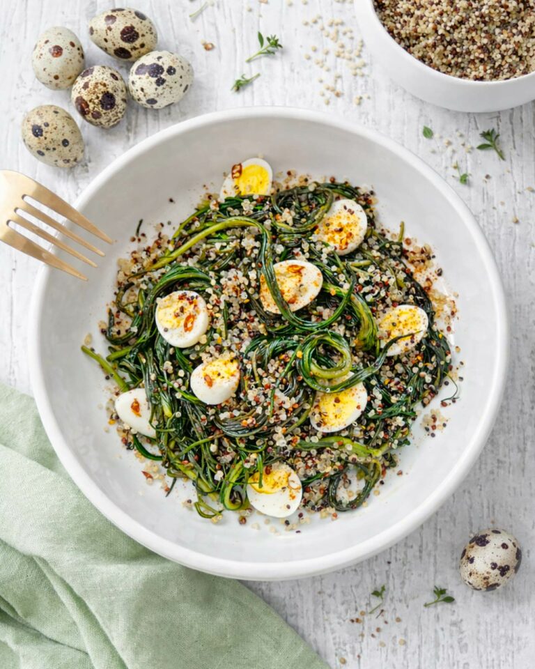 Insalata di quinoa, agretti e uova di quaglia