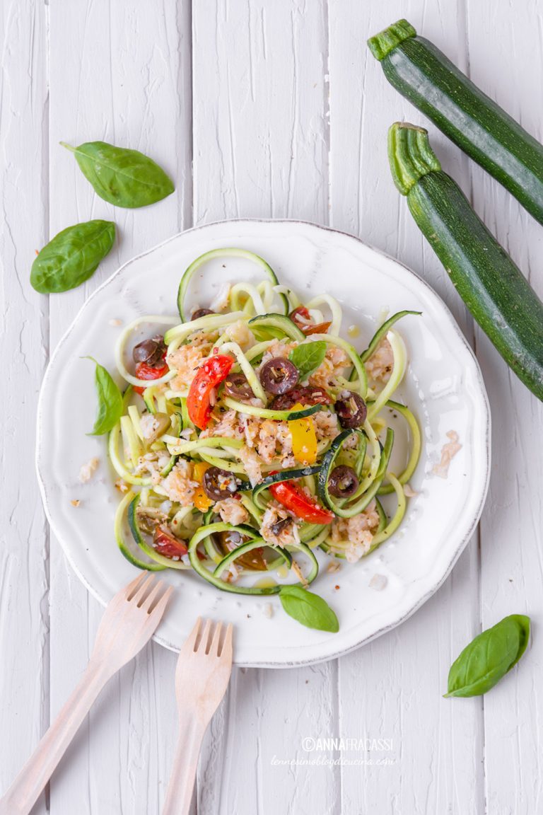 Spaghetti di zucchine con ragù di sogliola