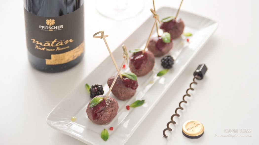 Polpette di agnello con salsa ai frutti rossi e Pinot Nero