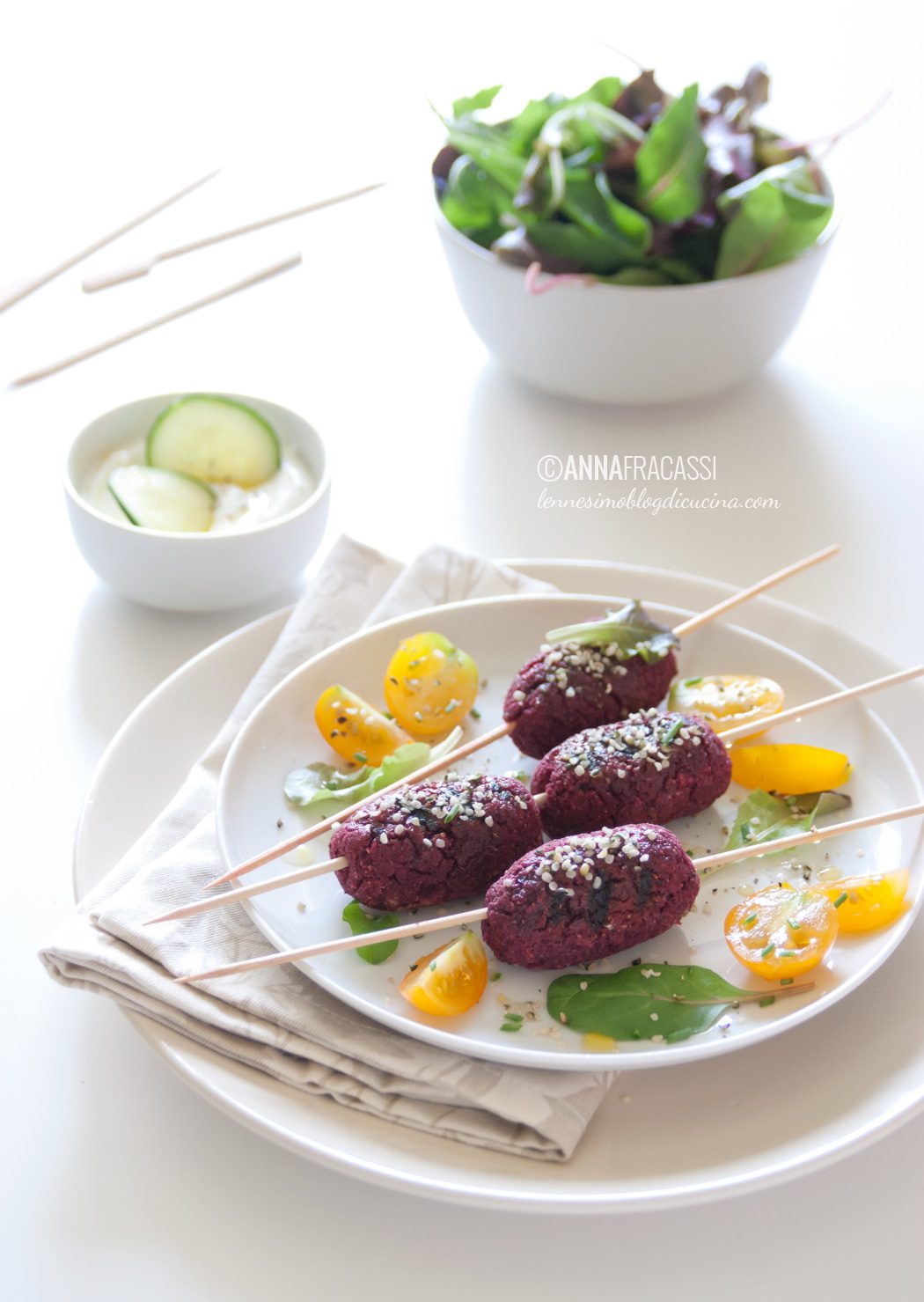 Kofta di lenticchie e barbabietola con semi di canapa