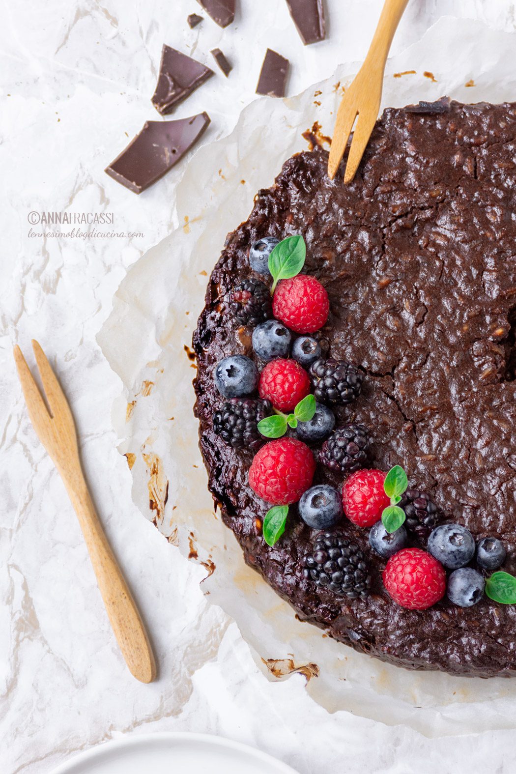 Torta di riso Vialone al cioccolato fondente e frutti rossi