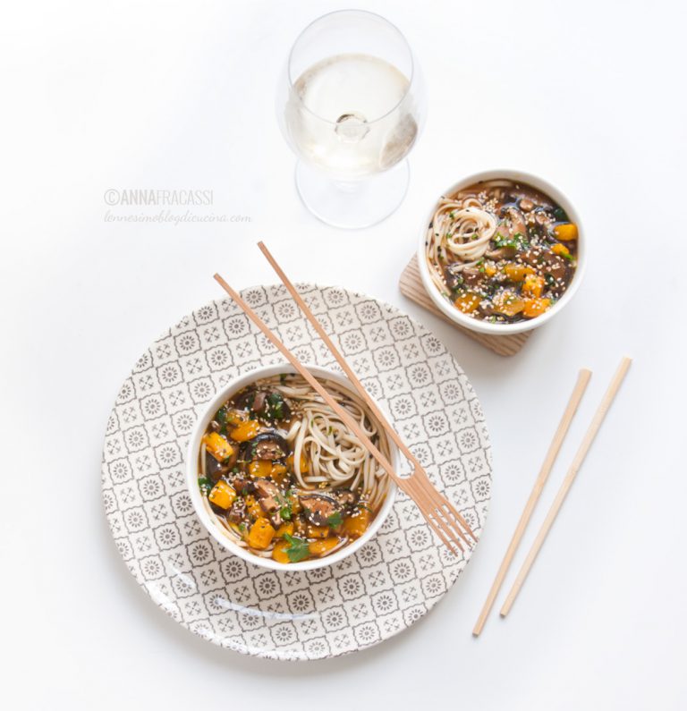 La zuppa di miso con zucca di Giulia e qualche fungo shiitake