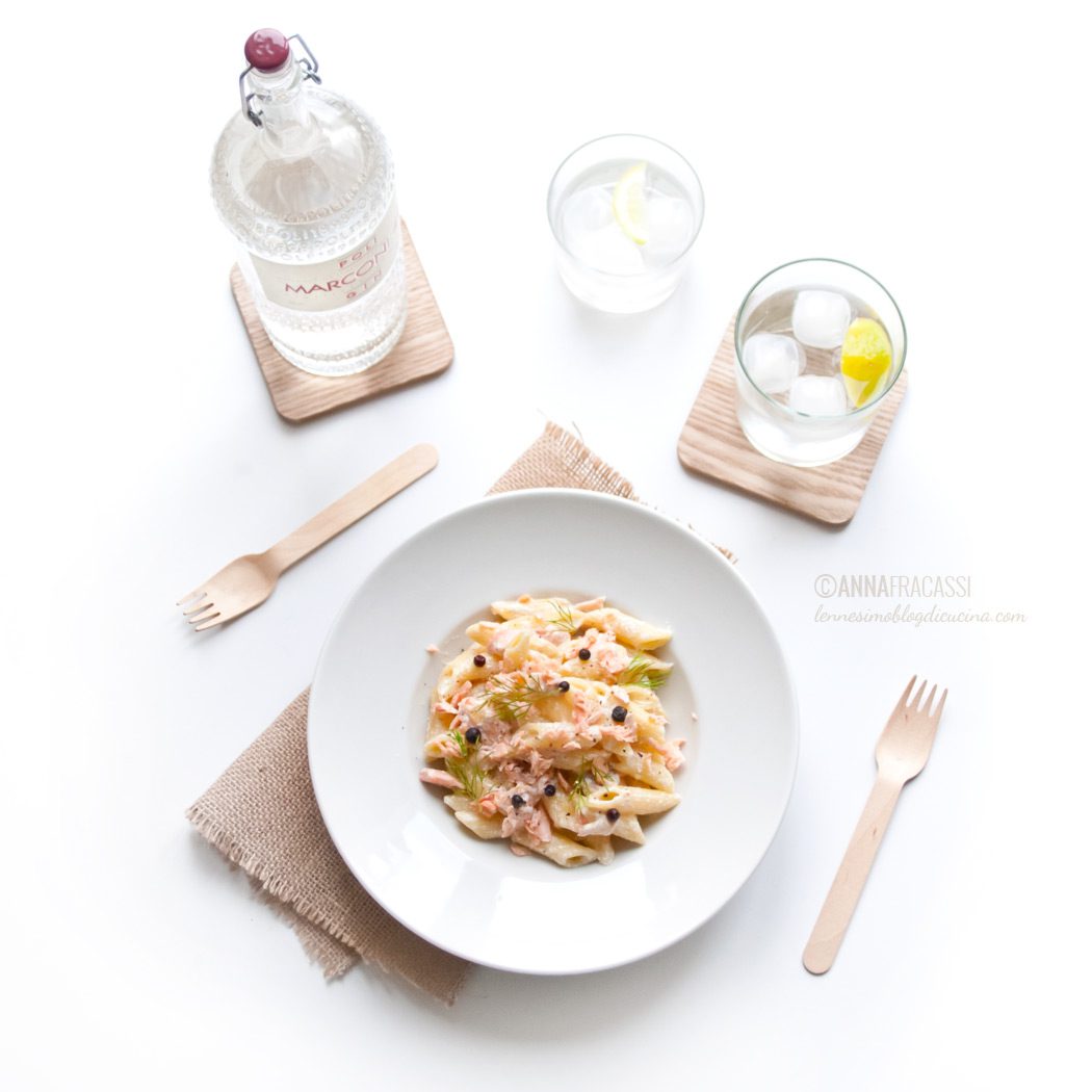 Penne al gin e trota salmonata