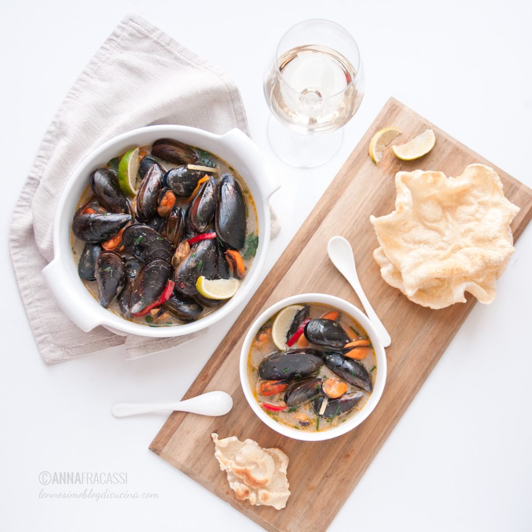 Cozze all'indiana allo zenzero, peperoncino e latte di cocco