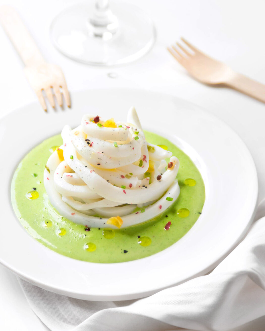 Tagliatelle di totano su crema di piselli