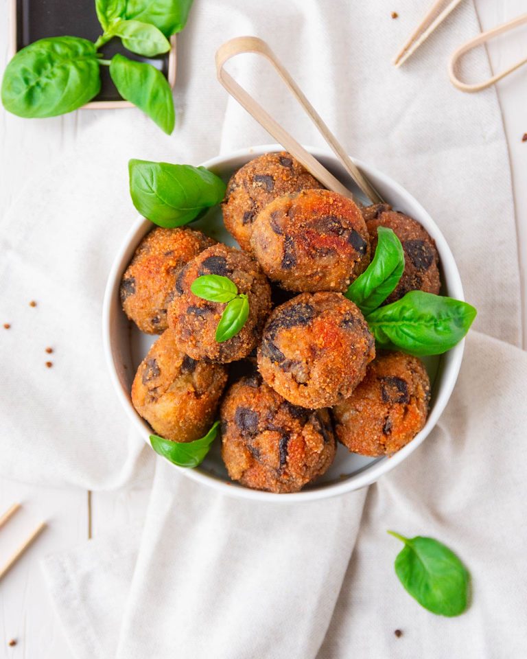 Polpette di melanzane vegetariane con cuore di feta