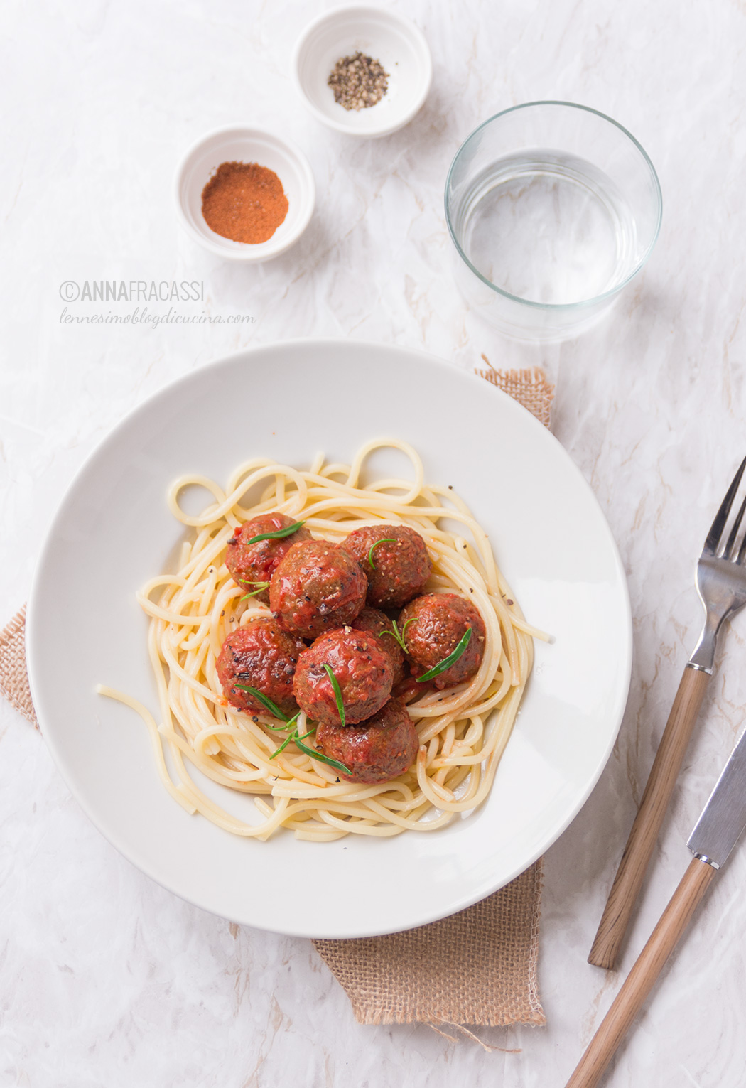 Spaghetti con polpette vegetariane