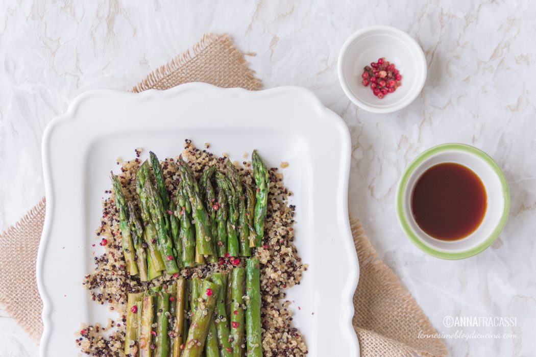 Insalata di quinoa e asparagi alla piastra in salsa di ostriche