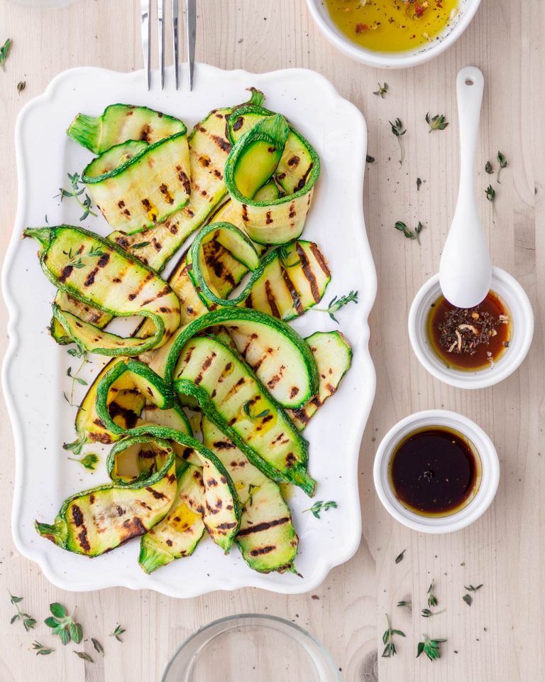 Zucchine grigliate: 3 condimenti per renderle speciali