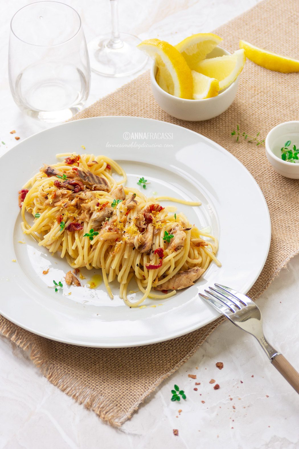 Spaghetti allo sgombro profumati di limone