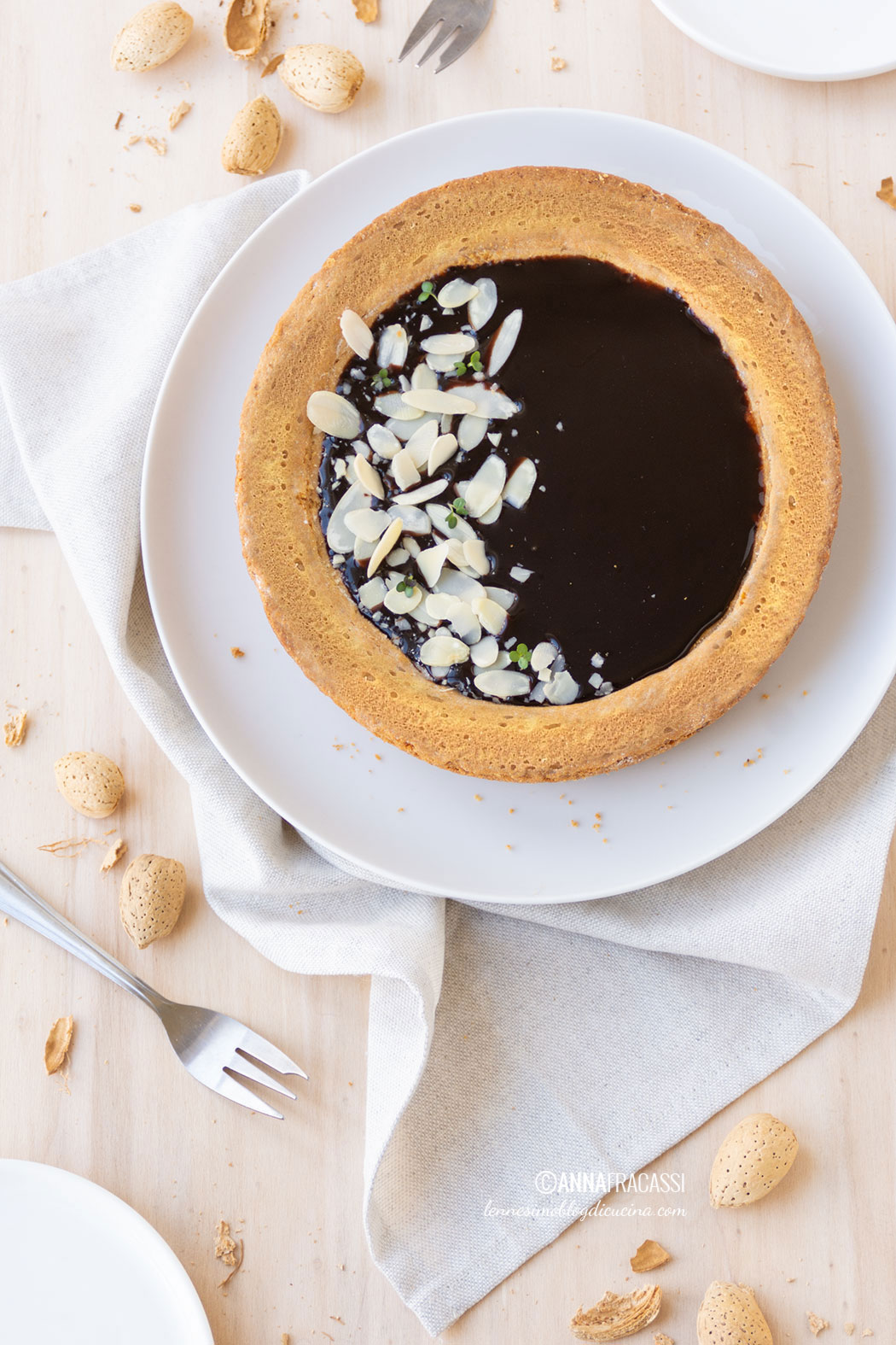 Crostata morbida al cioccolato e mandorle