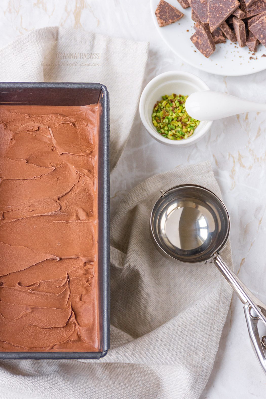 Gelato al cioccolato fondente: la ricetta senza gelatiera