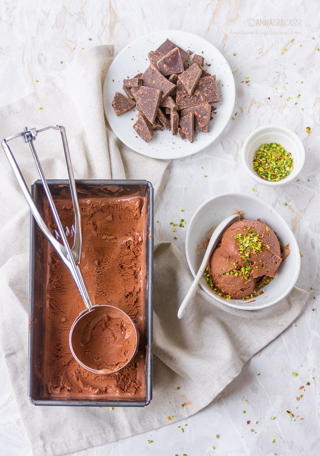 Gelato al cioccolato fondente: la ricetta senza gelatiera