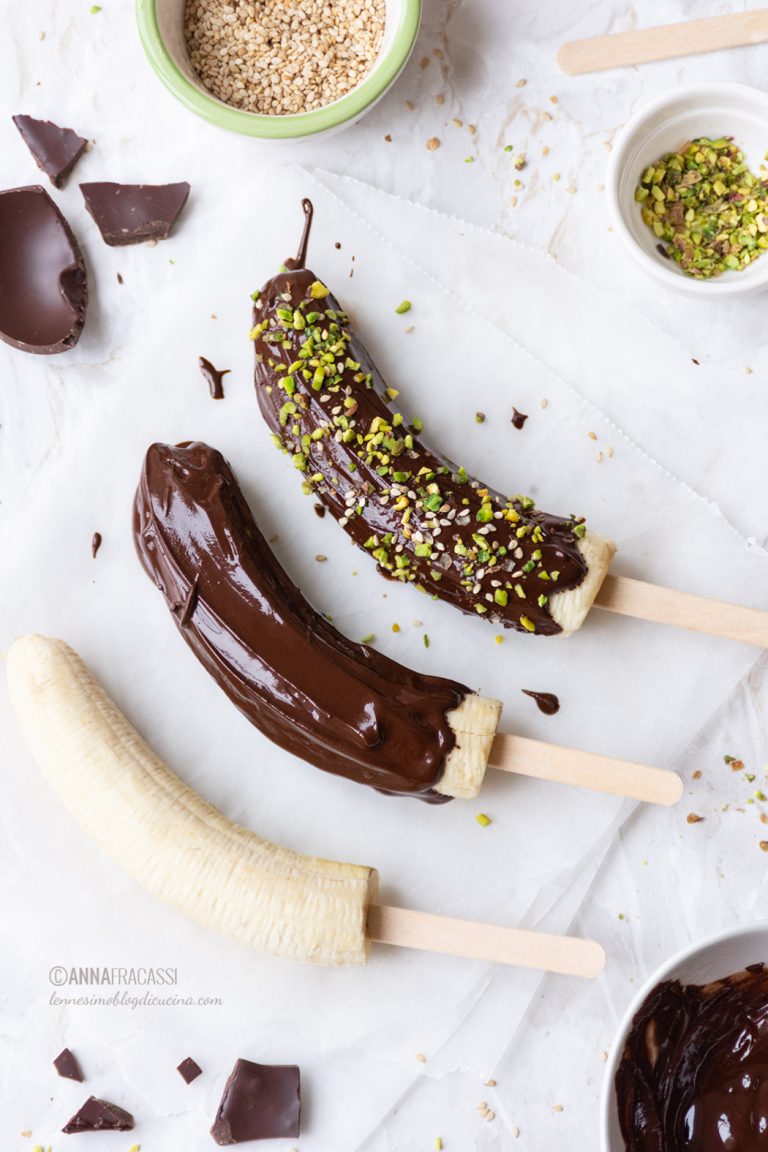 Riciclare le uova di Pasqua: banane al cioccolato fondente