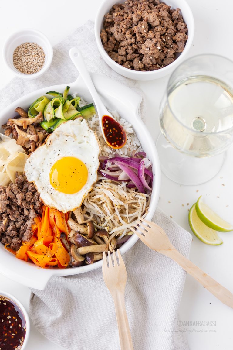 La ricetta del bibimbap: riso alla coreana con verdure al salto