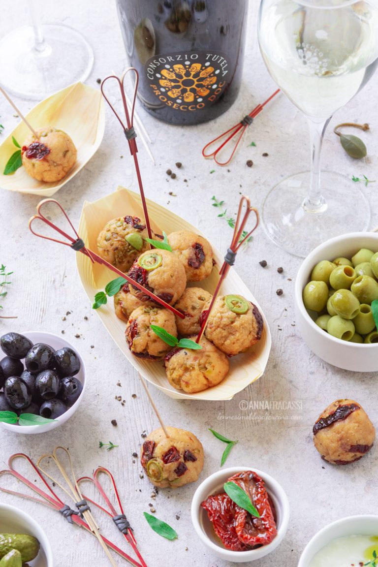 Polpette di sgombro alla mediterranea