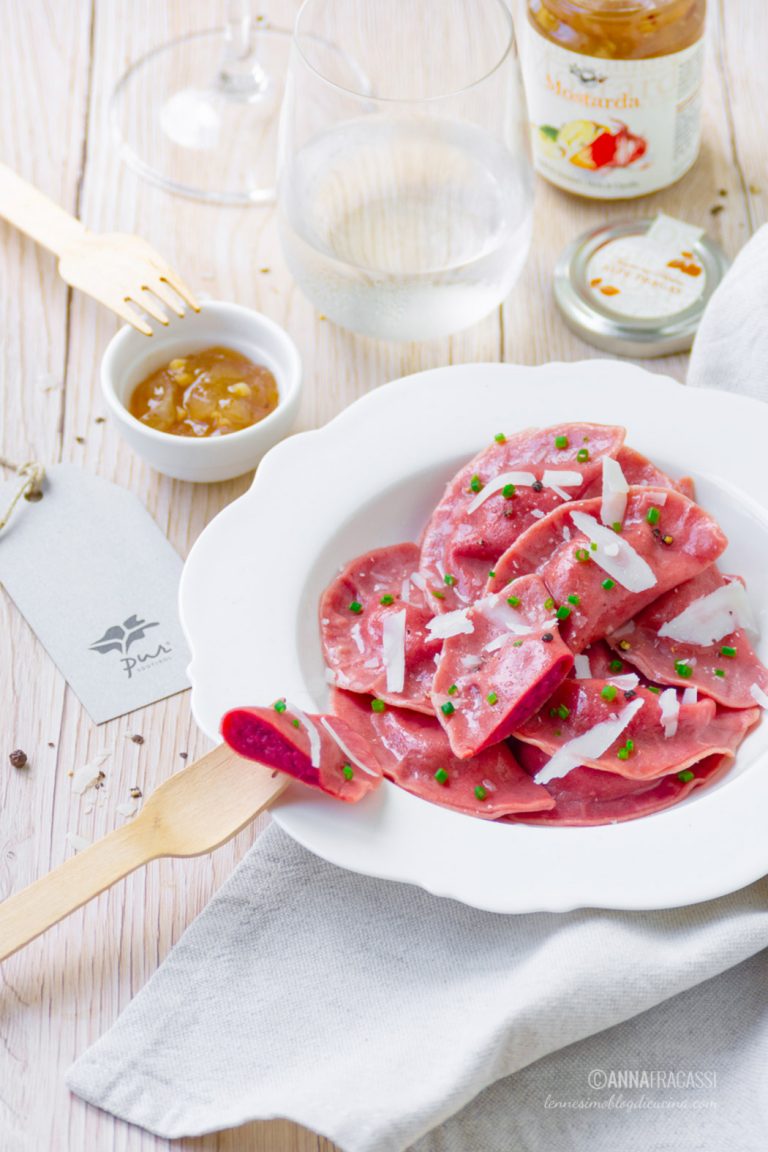 Casunziei alla barbabietola con mostarda di mele e formaggio di capra