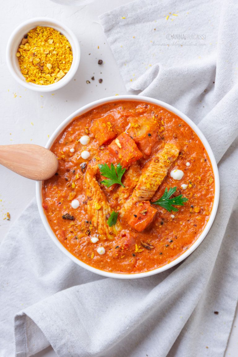 Curry indiano di tacchino con patate dolci e funghi shiitake