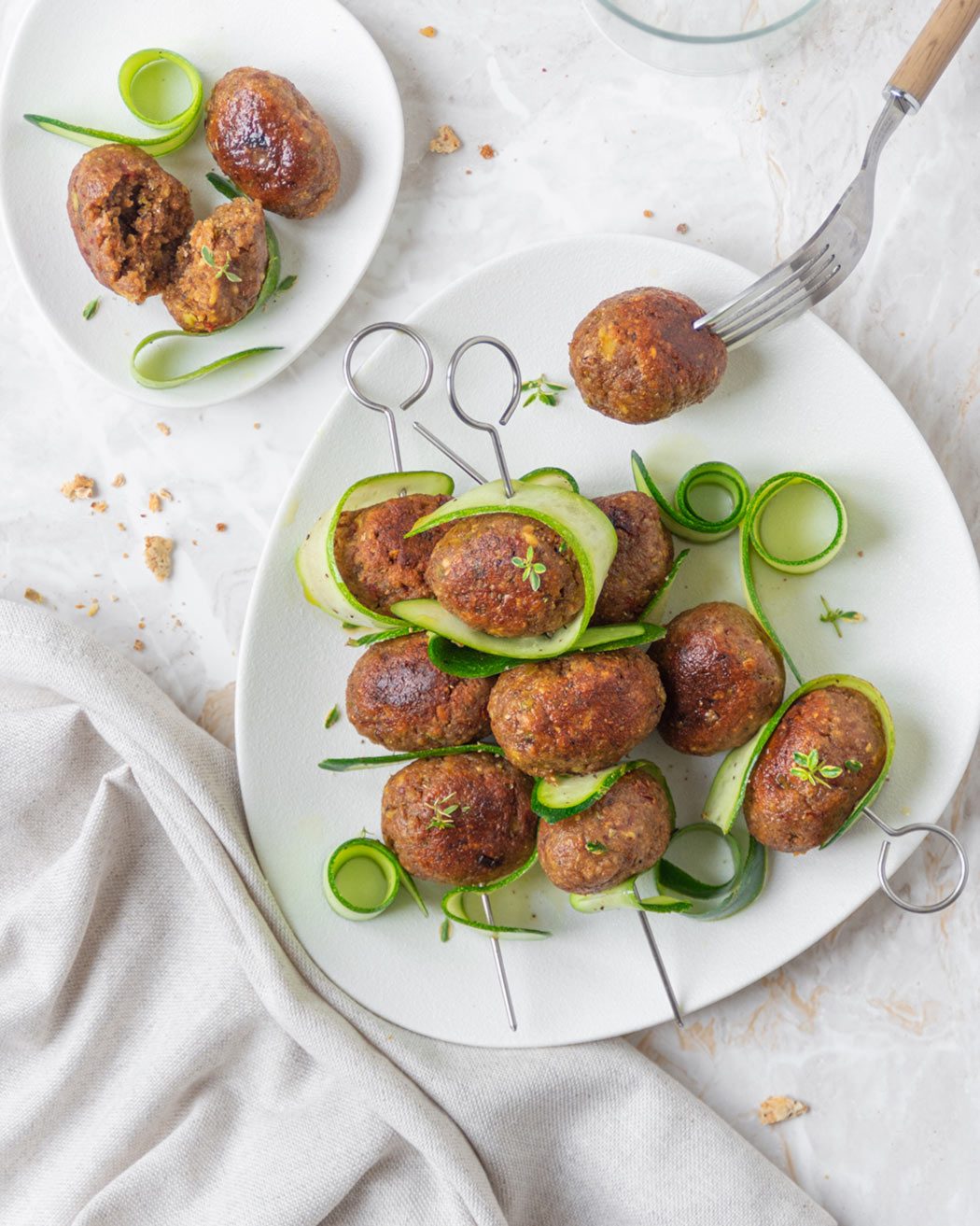 Spiedini di polpette di pane alla mediterranea