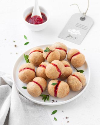Baci di dama salati con mostarda al peperoncino