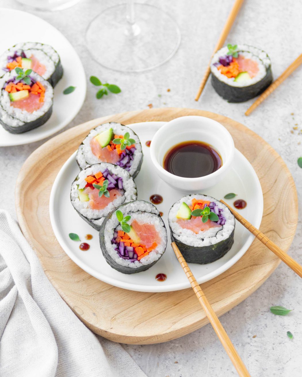 Sushi di salmone: hosomaki fatti in casa