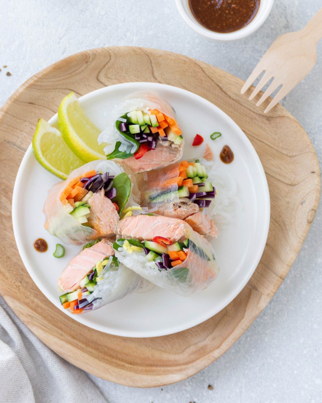 spring rolls: involtini vietnamiti di salmone