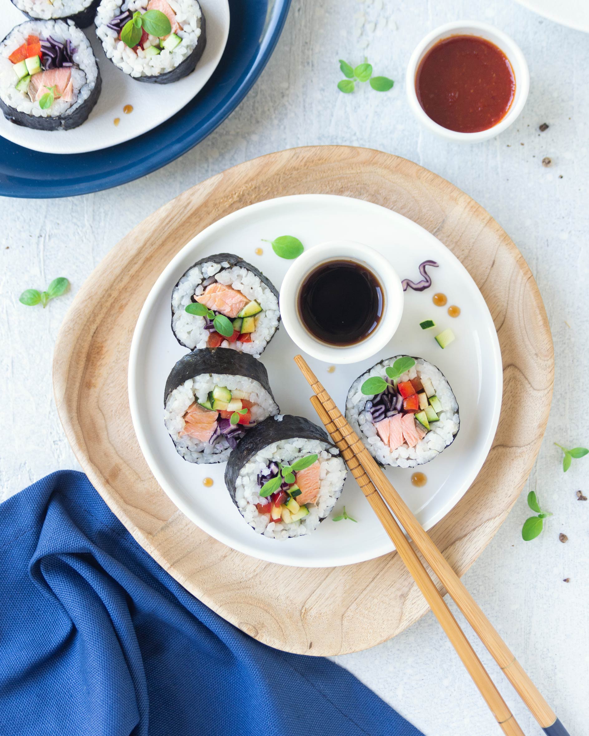 Hosomaki di salmone cotto con verdure croccanti