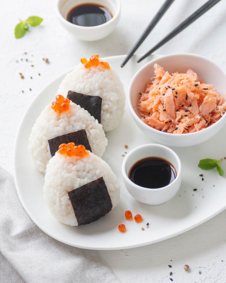 polpette di riso - onigiri di salmone