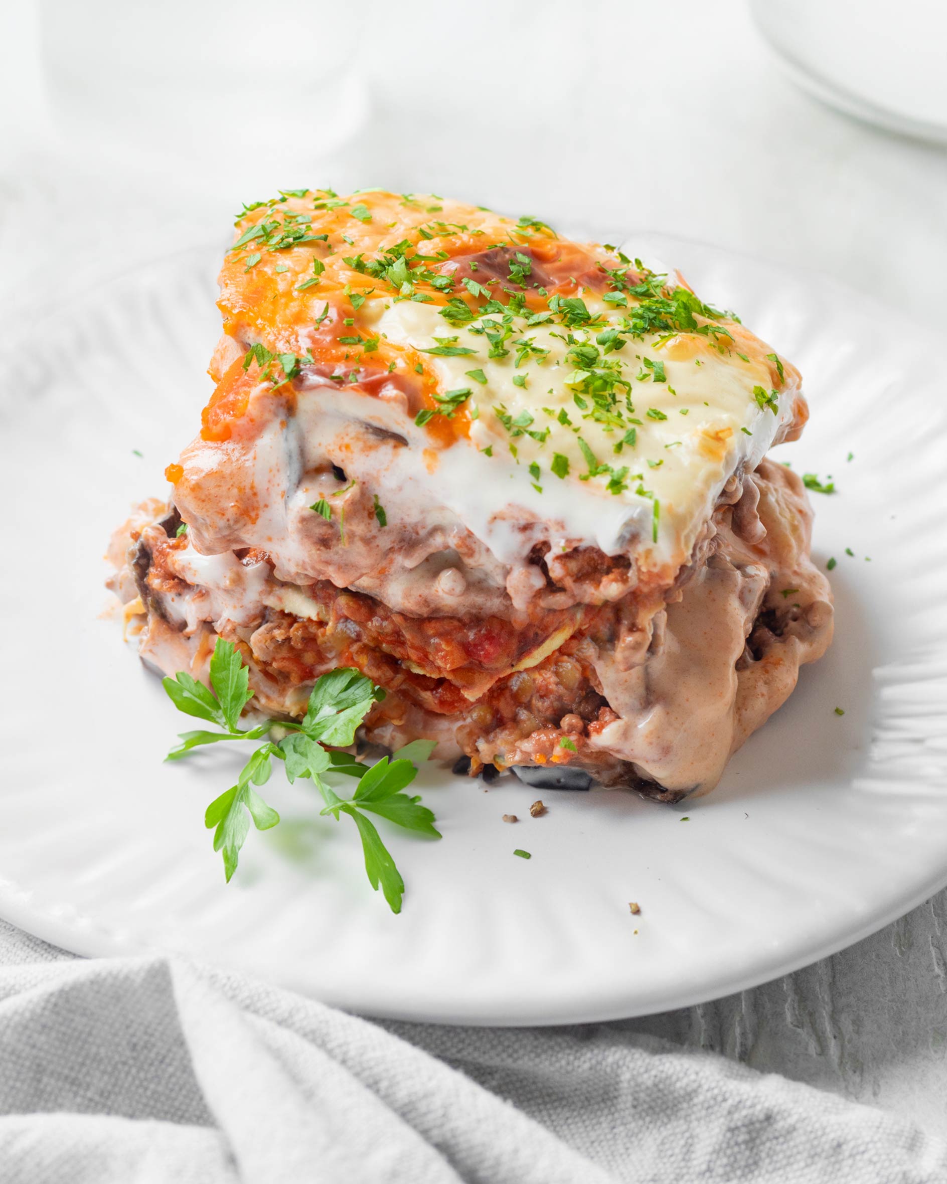 Moussaka vegetariana con ragù di lenticchie