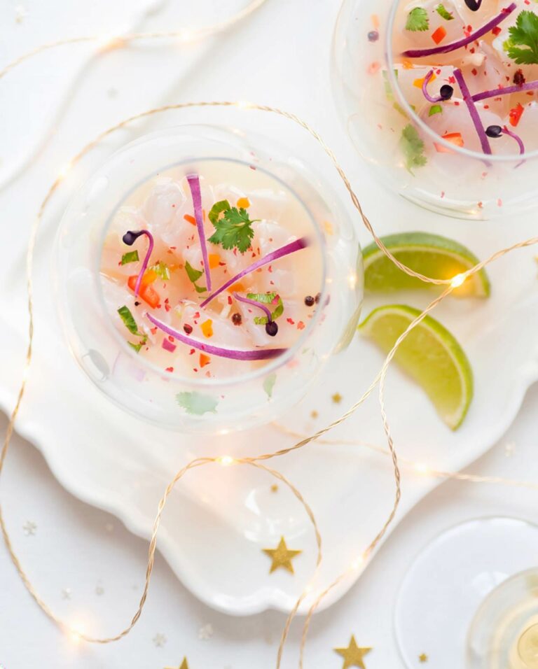Antipasti di Capodanno: ceviche allo Champagne servito in coppa, antipasto elegante per il cenone.