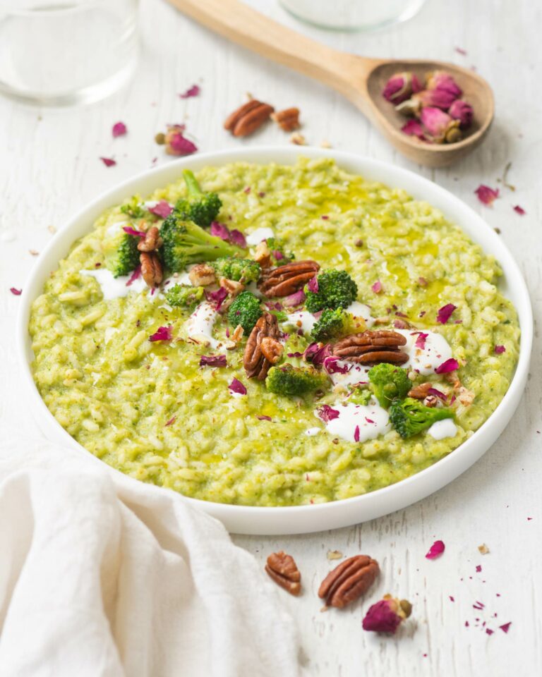 Risotto ai broccoli con noci pecan e stracciatella