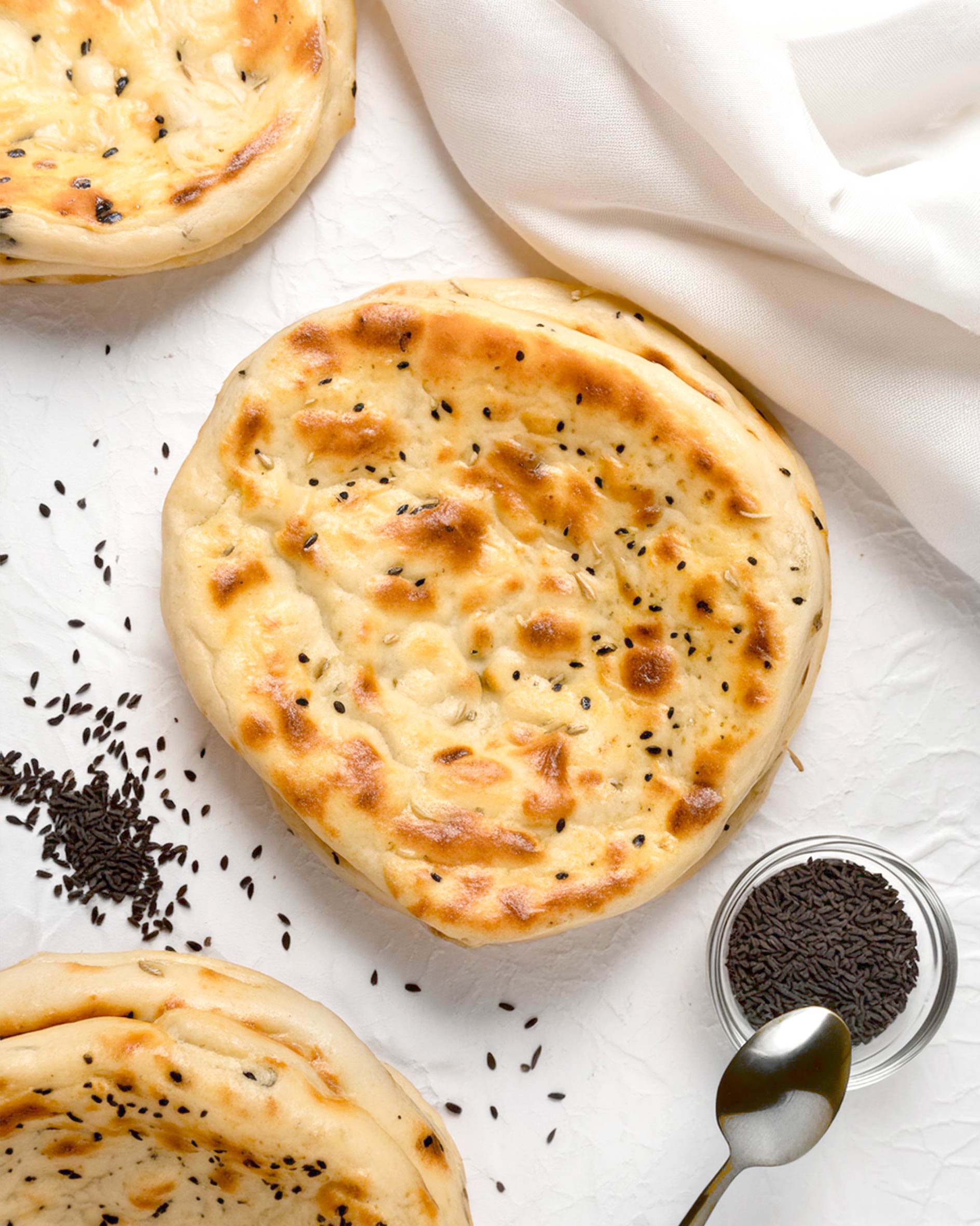 Pane Naan alla nigella