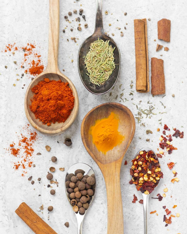 Spezie detox: proprietà e consigli per depurarti naturalmente