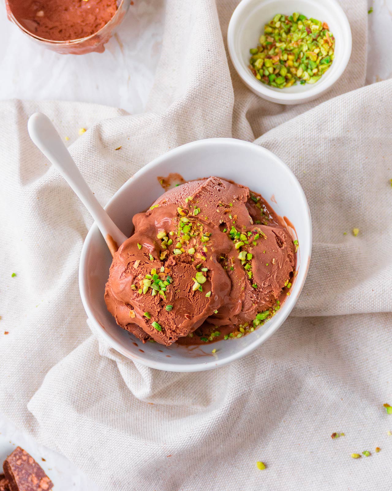Gelato al cioccolato fondente: la ricetta senza gelatiera