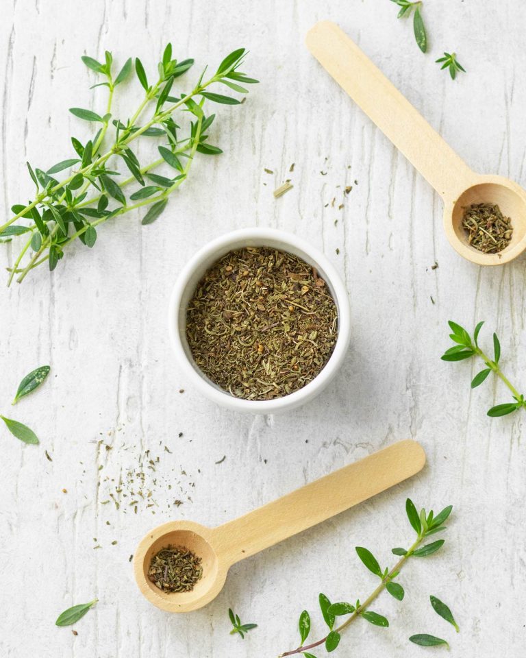 Santoreggia: origini, proprietà e usi in cucina
