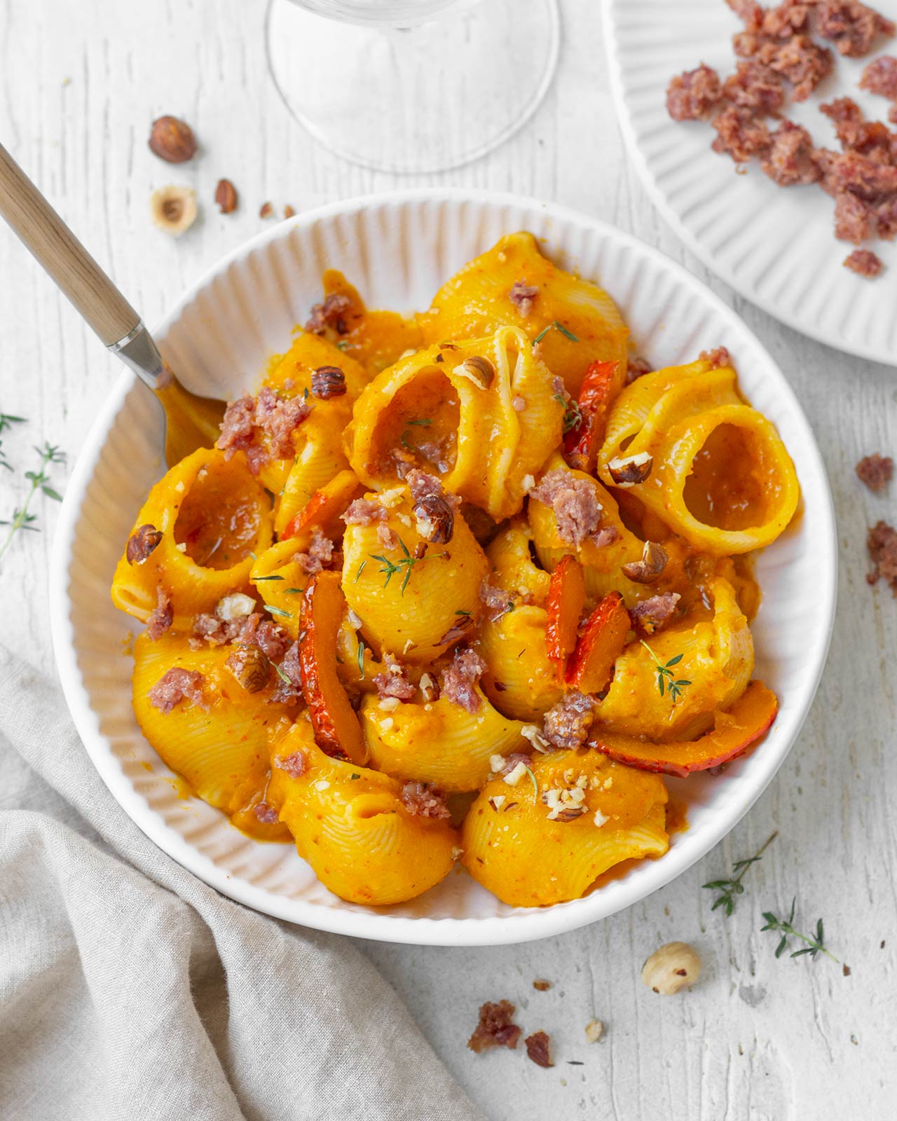 Pasta con crema di zucca e crumble di cotechino