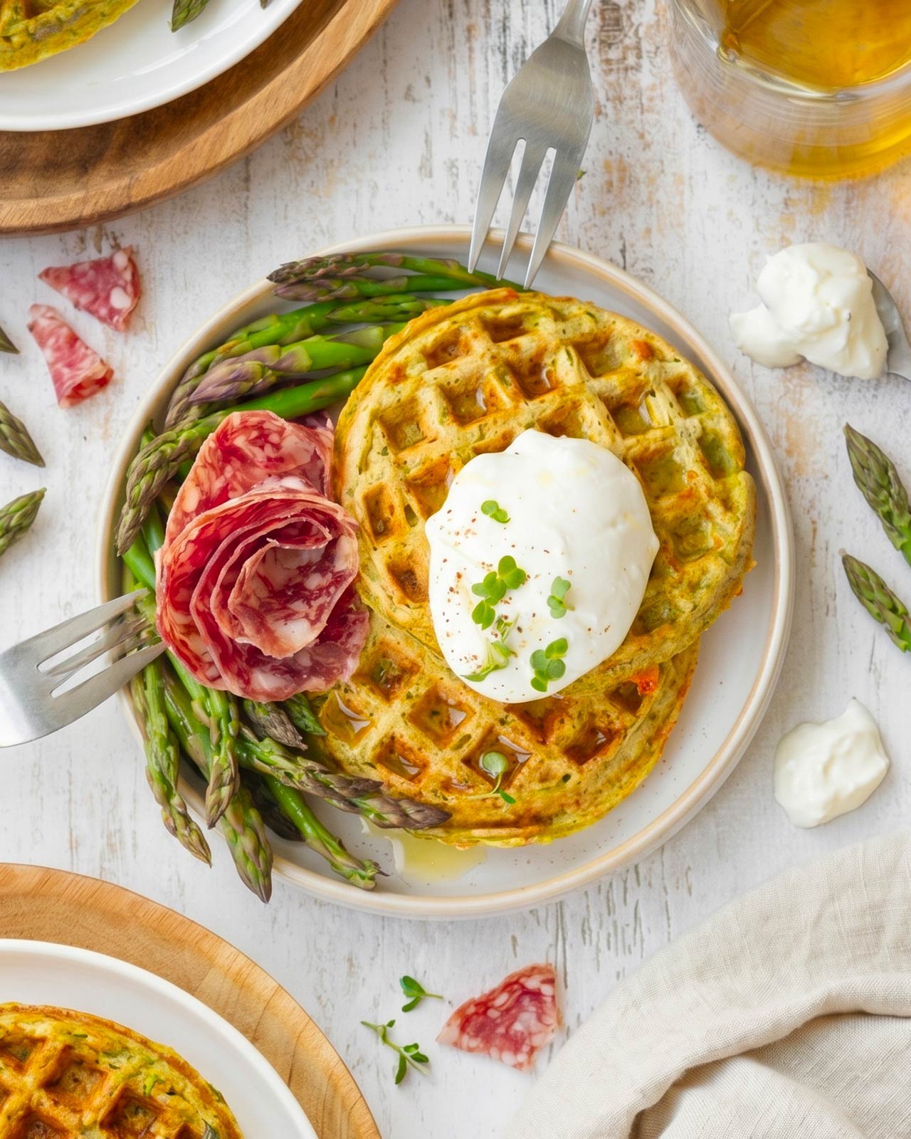 Waffle salati agli asparagi