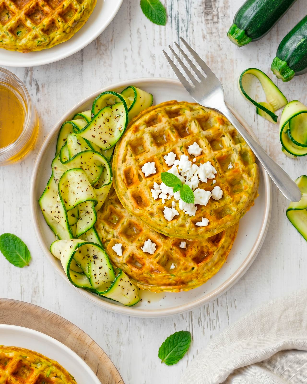 Waffle salati alle zucchine e feta